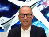 אל על צבעה את מטוס הדרימליינר החדש בהתבסס על בואינג 707 המיתולוגי