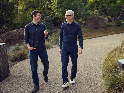 סוף עידן קוק: ג&rsquo;ון טרנוס ימונה למנכ&rdquo;ל אפל; טים קוק יעבור לתפקיד יו&rdquo;ר פעיל