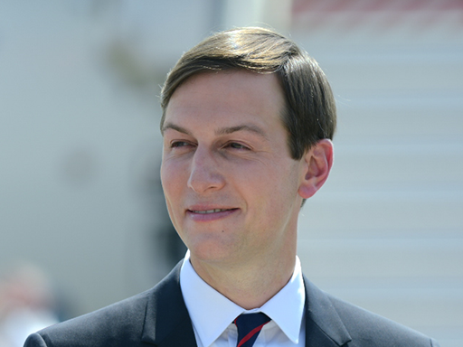 עסקת הפניקס: תזמון רכישת מניות של המנכ”ל והגוף שחיבר את קושנר והנספחים