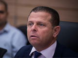 חפיסות סיגריות יהיו אחידות ויכללו רק את שם המותג ואזהרה
