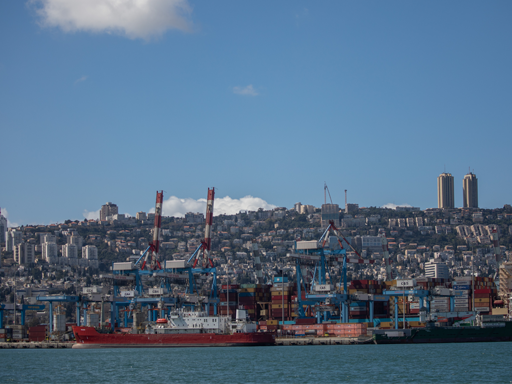 רמזים להתאוששות המשק: אוברזיס רשמה זינוק חד ברווח הנקי בצל המלחמה