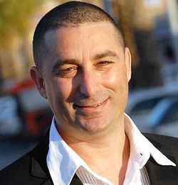הוגש כתב אישום על הרצת מניות נגד ג’קי בן זקן ואיתן אלדר בפרשת  מנופים