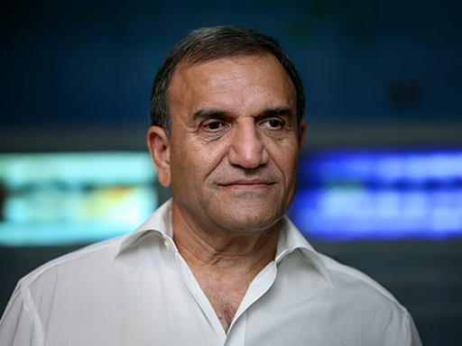 צדיק בינו רוצה למחוק את פיבי: מיזוג עם הבינלאומי עשוי להציף ערך