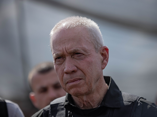 גלנט משרטט גבולות גזרה לסוחרים? ”אם נתקוף בביירות תדעו שהקו האדום נחצה”